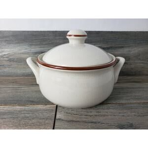 Imperial Stoneware WM Dalton H-1000 Countryside Crock With lid
